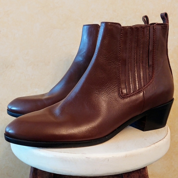 J.Crew Leather Chelsea Boots - Picture 1 of 4